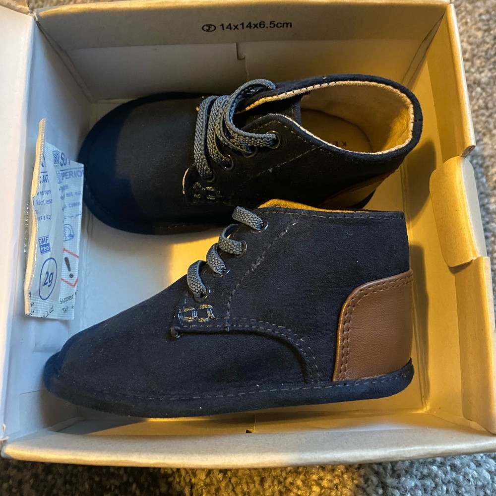 Infant shoes . NIB. Kenneth Cole Reaction